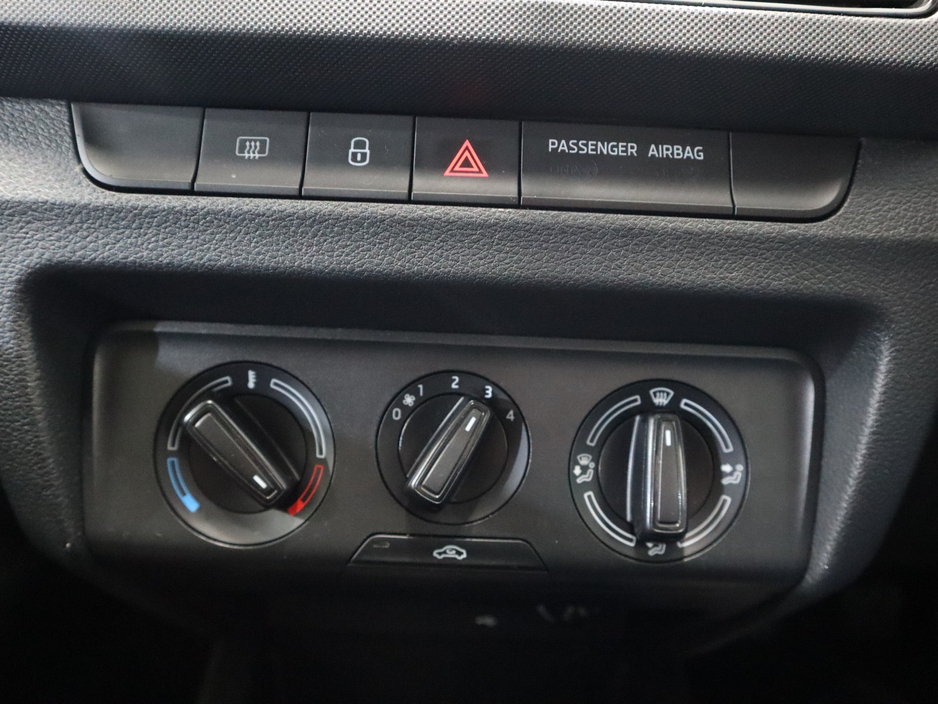 2021 Skoda Fabia - image 23