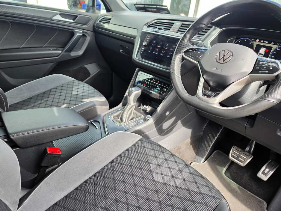 2023 Volkswagen Tiguan - image 17