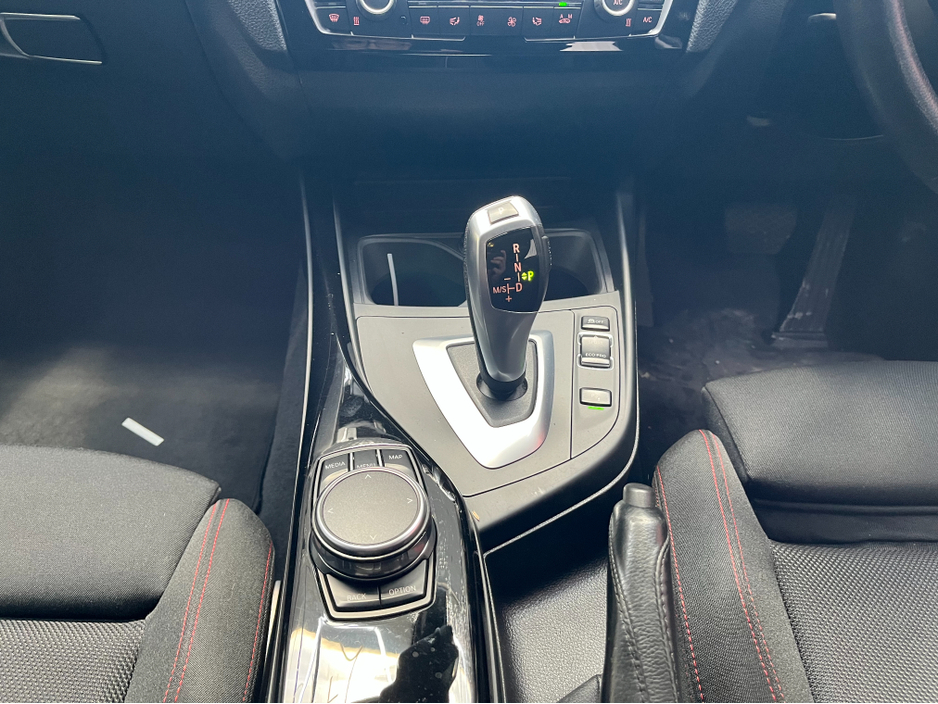 2017 BMW 1 Series - image 16