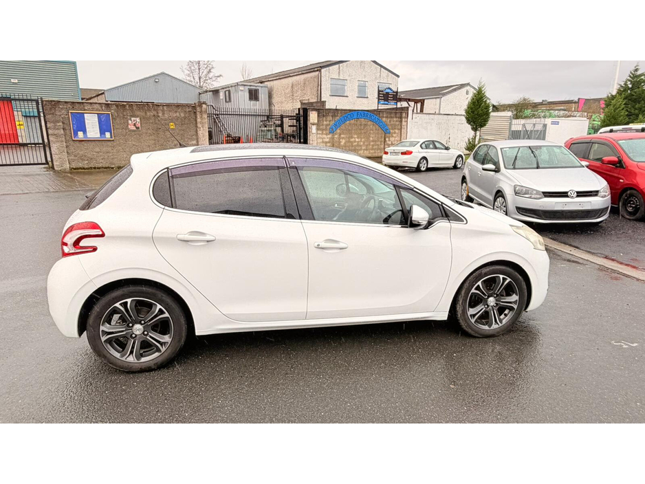 2013 Peugeot 208 1.6 THP 200 bhp GTi €6,999