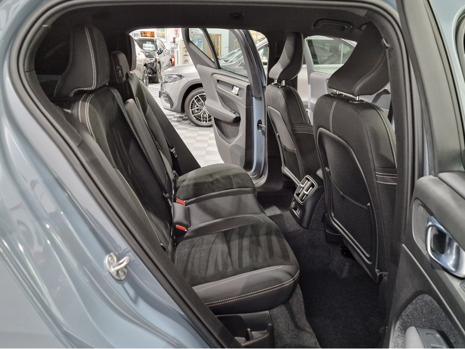 2023 Volvo XC40 T4 PLUS DARK RECHARGE AUTOMATIC **ONE OWNER / APPLE CARPLAY / CRUISE CONTROL / ELECTRIC BOOTLID / HEATED FRONT & REAR SEATS / HEATED STEERING WHEEL / 360 DEGREE CAMERA / WIRELESS PHONE CHARGING** €38,900