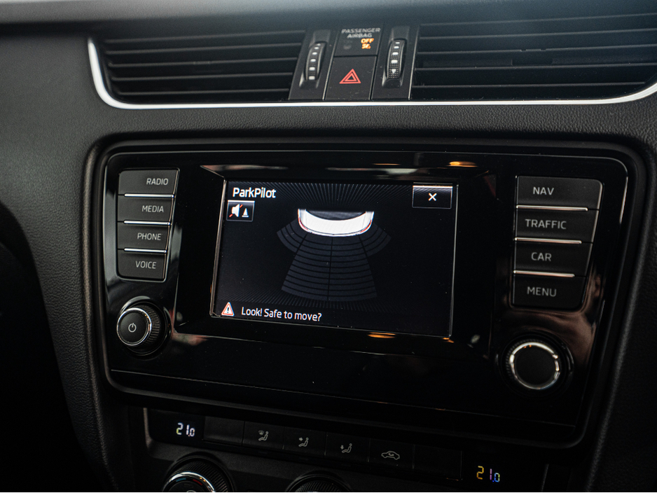 2015 Skoda Octavia - image 21