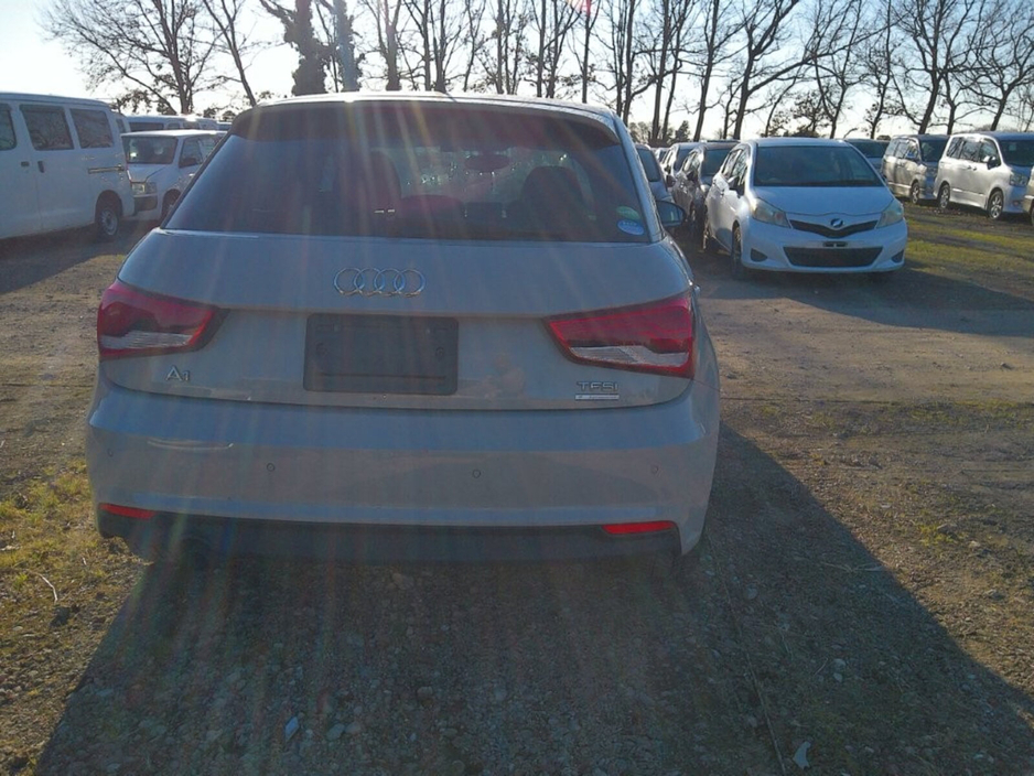 2017 Audi A1 - image 5