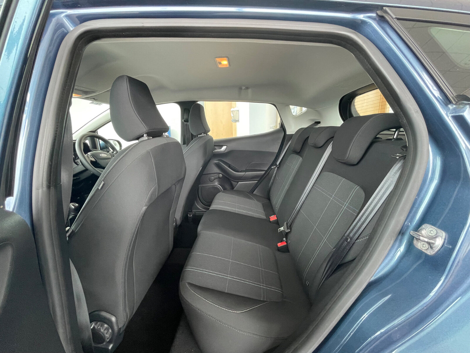 2019 Ford Fiesta - image 12