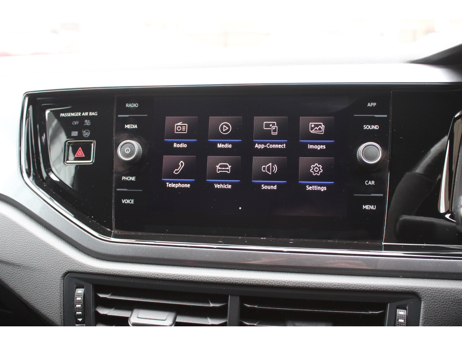 2021 Volkswagen Polo - image 10