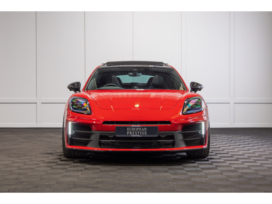 2025 Porsche Panamera - image 2