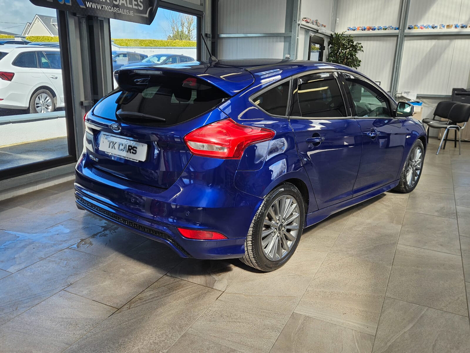 2018 Ford Focus - image 3