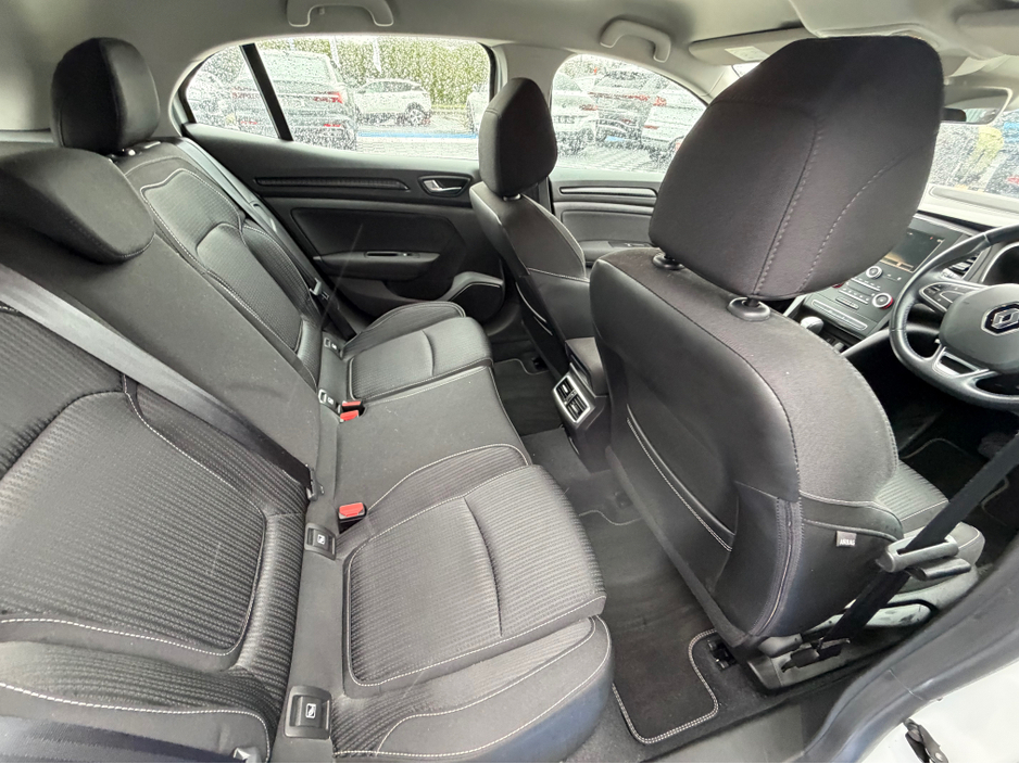 2018 Renault Megane - image 30