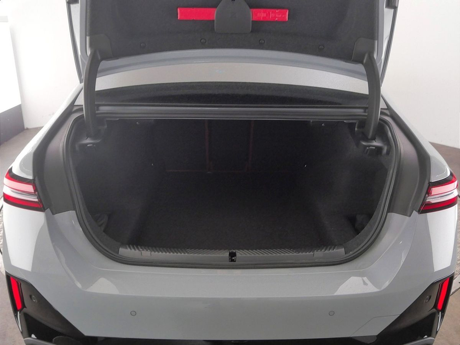 2025 BMW 5 Series - image 13