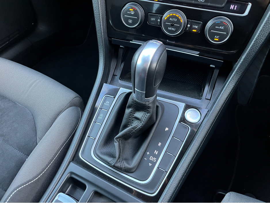 2015 Volkswagen Golf HIGHLINE AUTOMATIC 1.4 PETROL //LOW MILES//REVERSE CAMERA//KEYLESS ENTRY//ADAPTIVE CRUISE CONTROL// €14,950