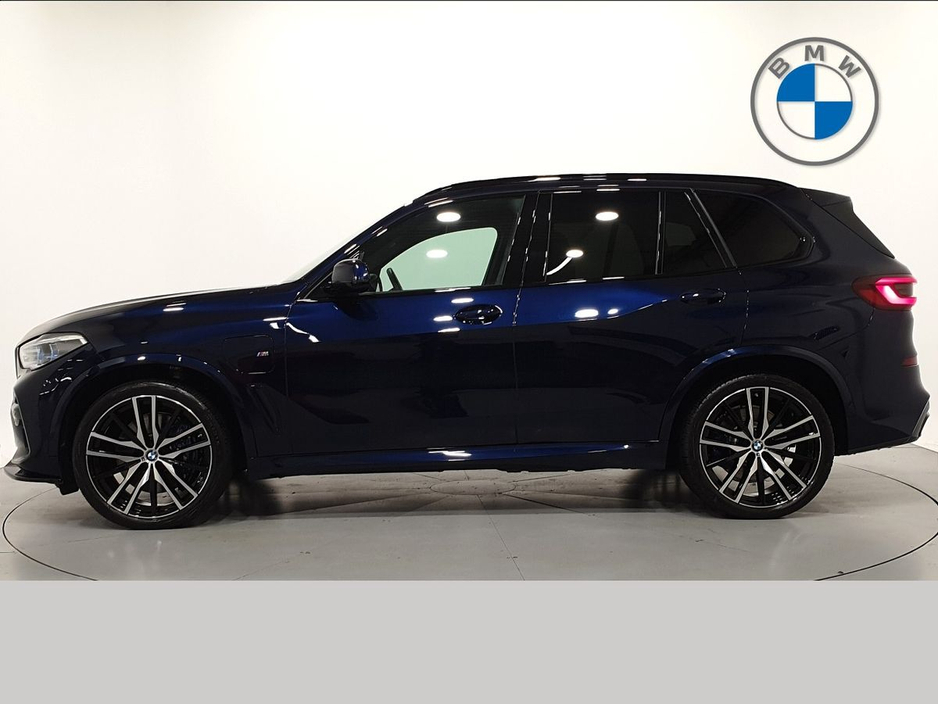 2021 BMW X5 xDrive45e M Sport €59,950