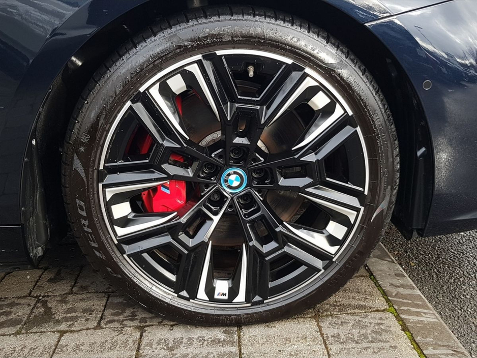 2025 BMW i5 - image 12