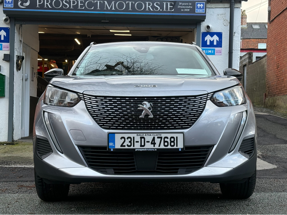 2023 Peugeot 2008 - image 2