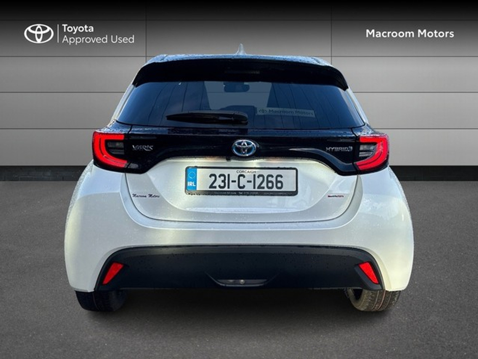 2023 Toyota Yaris FRESH SELECTION OF TRADE-INS YARIS CROSS LUNA €26,000