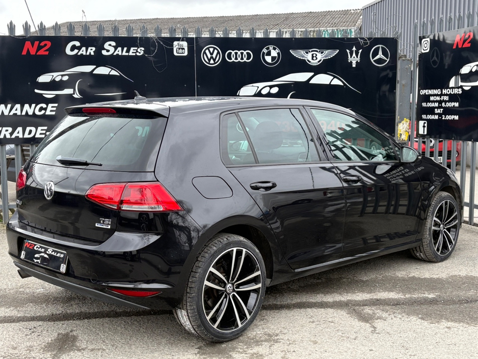 2017 Volkswagen Golf - image 6