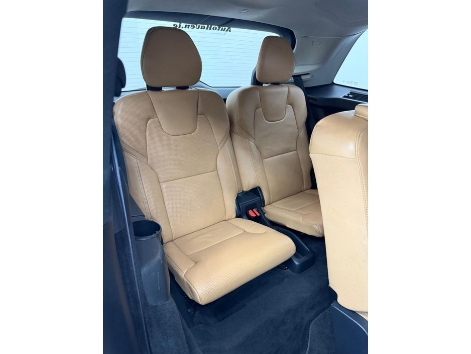 2015 Volvo XC90 - image 10