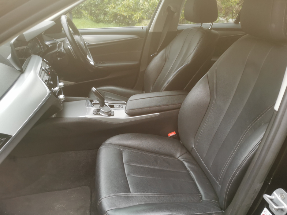 2018 BMW 5 Series - image 11