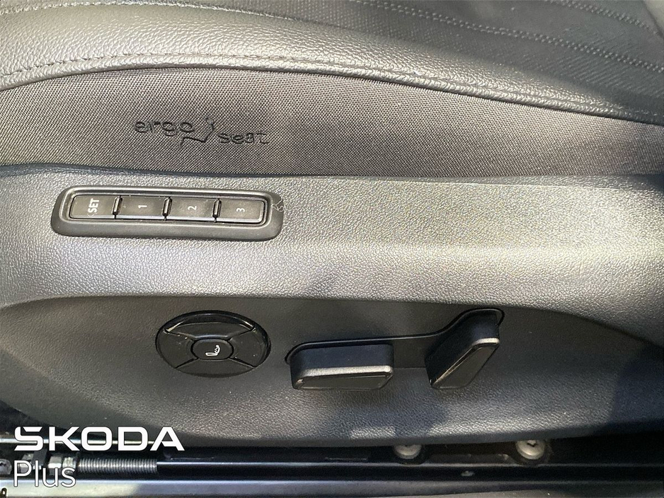 2025 Skoda Superb - image 21