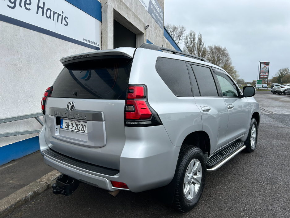 2021 Toyota Landcruiser - image 6
