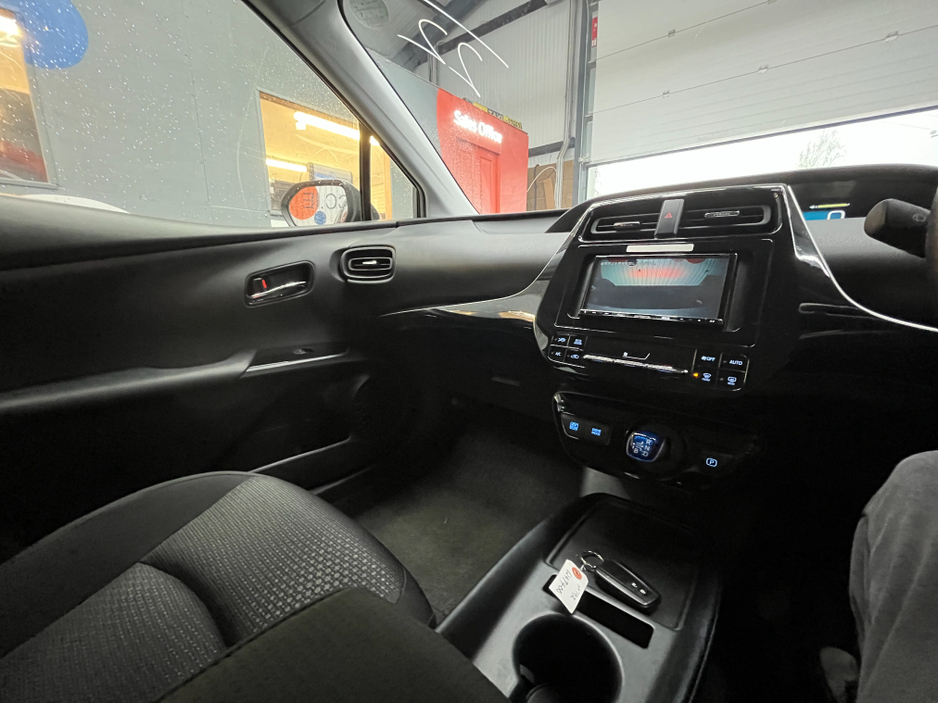 2022 Toyota Prius - image 16