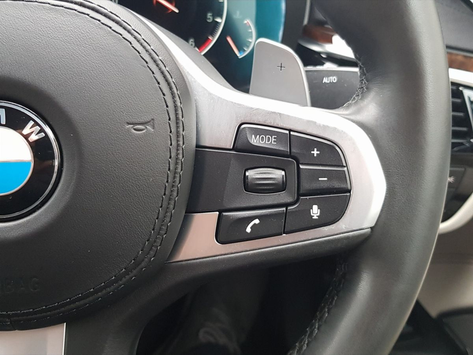 2019 BMW 5 Series - image 16