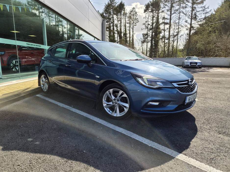 2016 Opel Astra - image 3