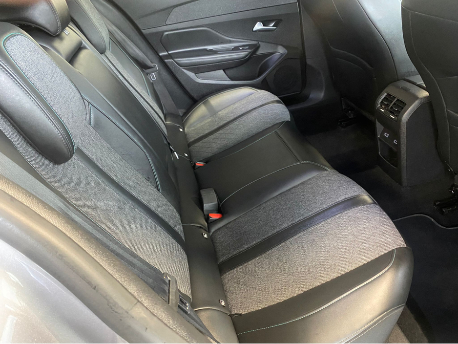 2023 Peugeot 408 - image 13