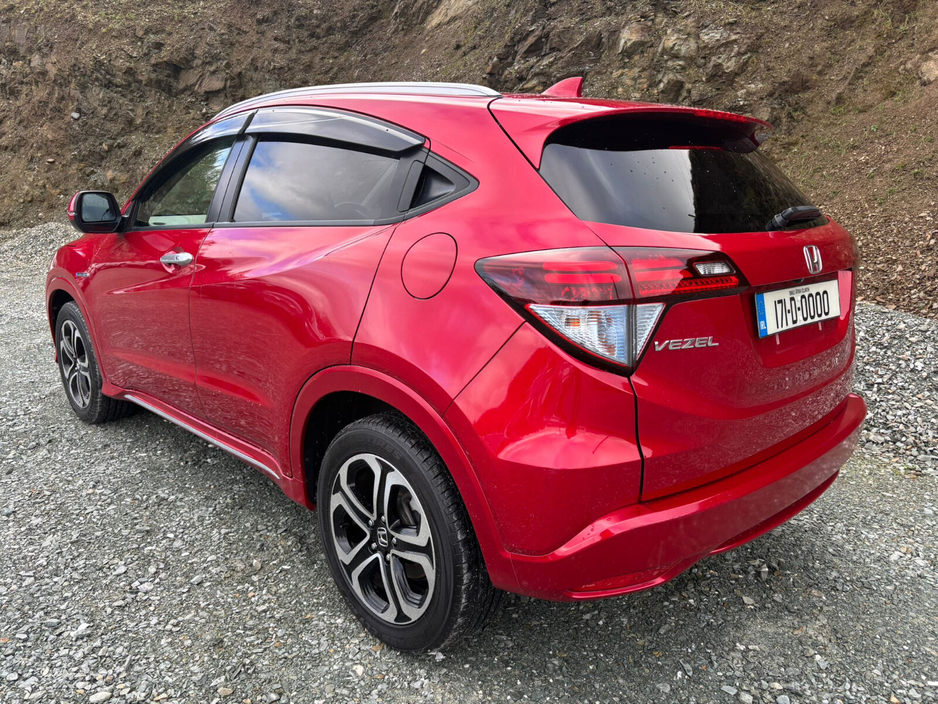 2017 Honda Vezel - image 4