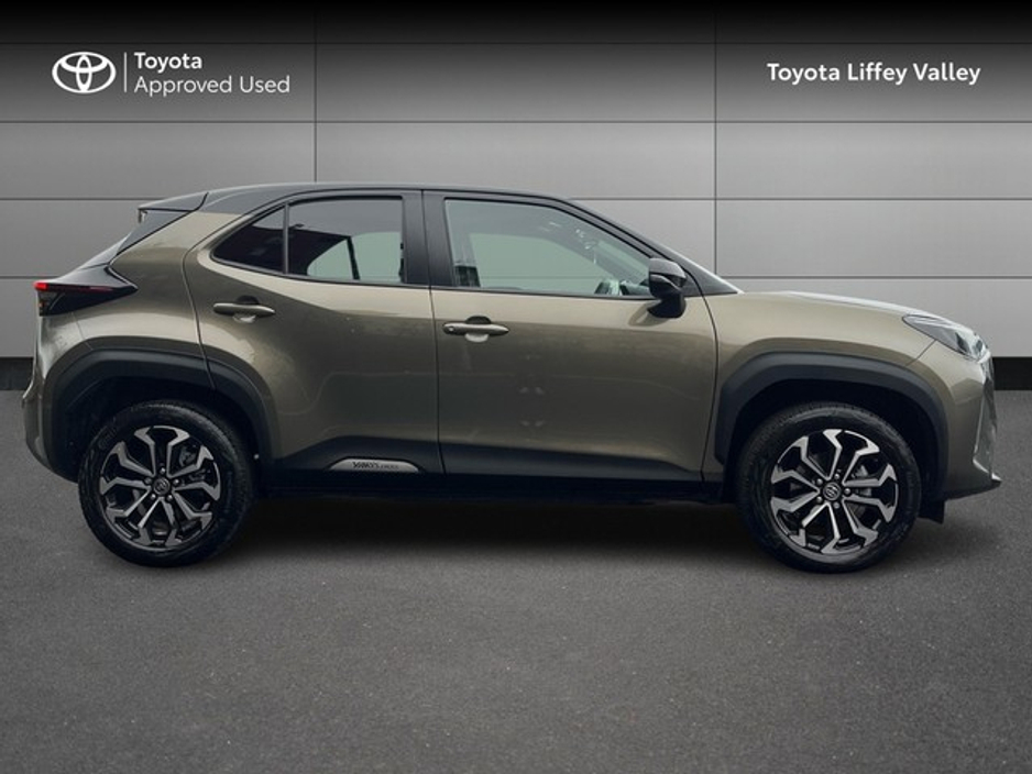 2024 Toyota Yaris Cross YARIS CROSS LUNA SPORT €30,950