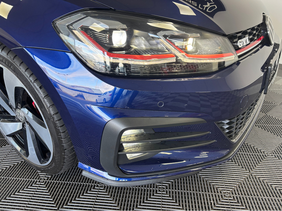 2018 Volkswagen Golf - image 5