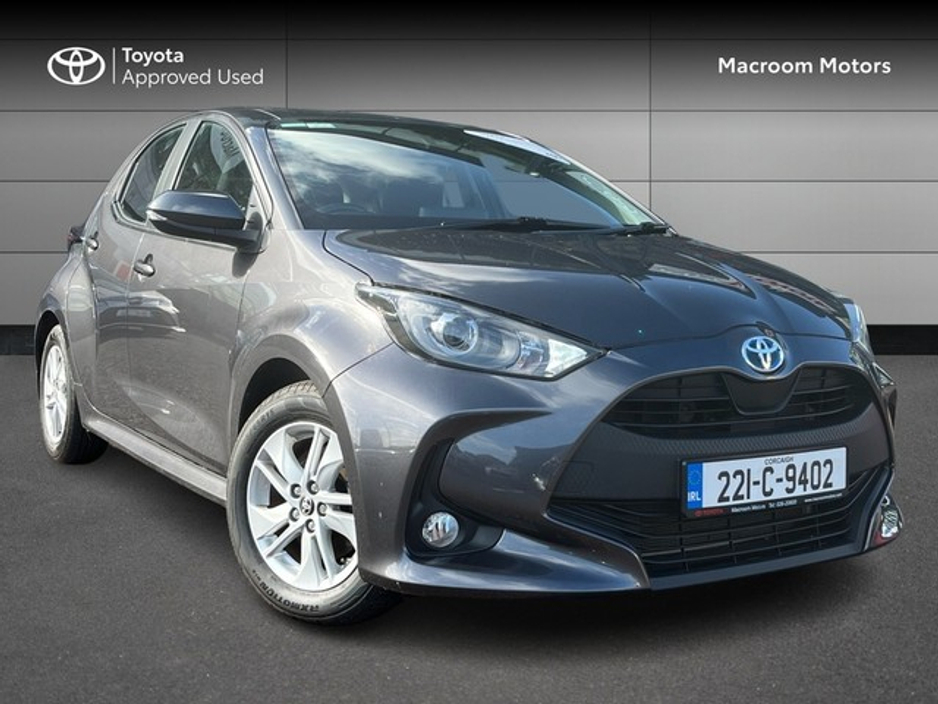 2022 Toyota Yaris FRESH SELECTION OF TRADE-INS HYBRID LUNA 4DR AUTO €23,000