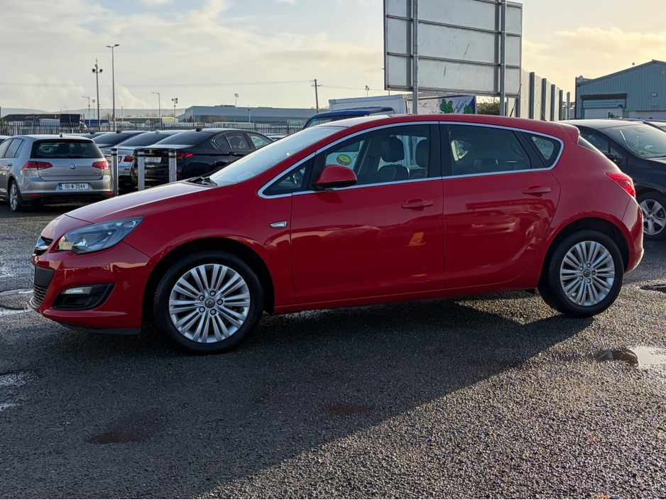 2015 Opel Astra - image 3