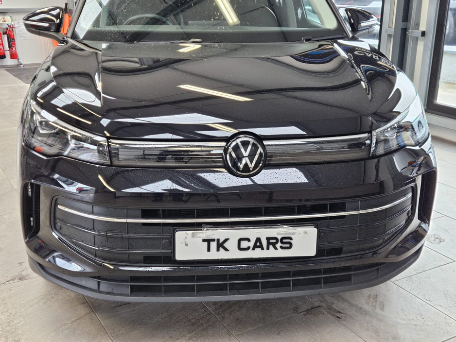 2024 Volkswagen Tiguan - image 4