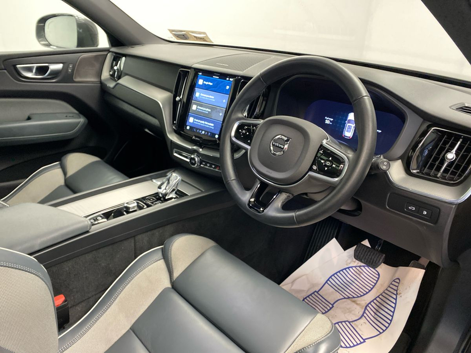 2024 Volvo XC60 - image 6