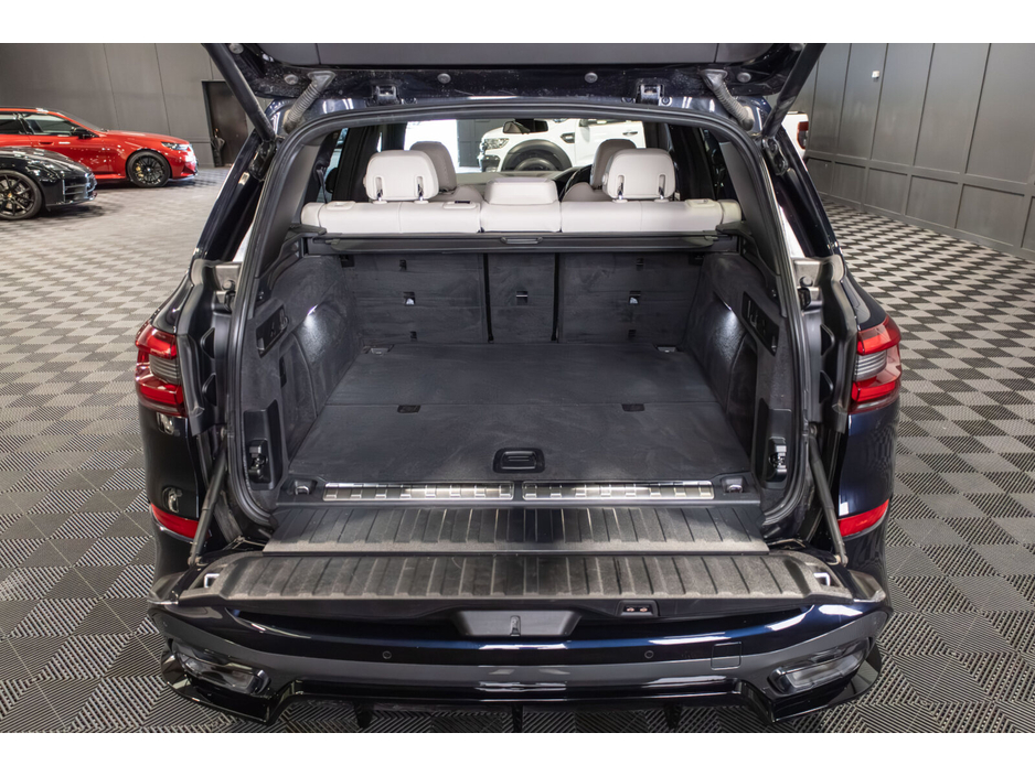 2022 BMW X5 xDrive45e M Sport €57,950