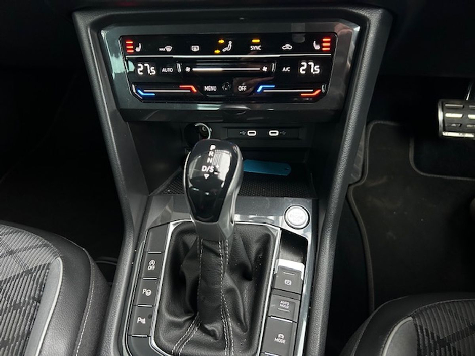 2023 Volkswagen Tiguan 2.0 TDI 150HP R-Line DSG D7F Automatic Mint €45,995