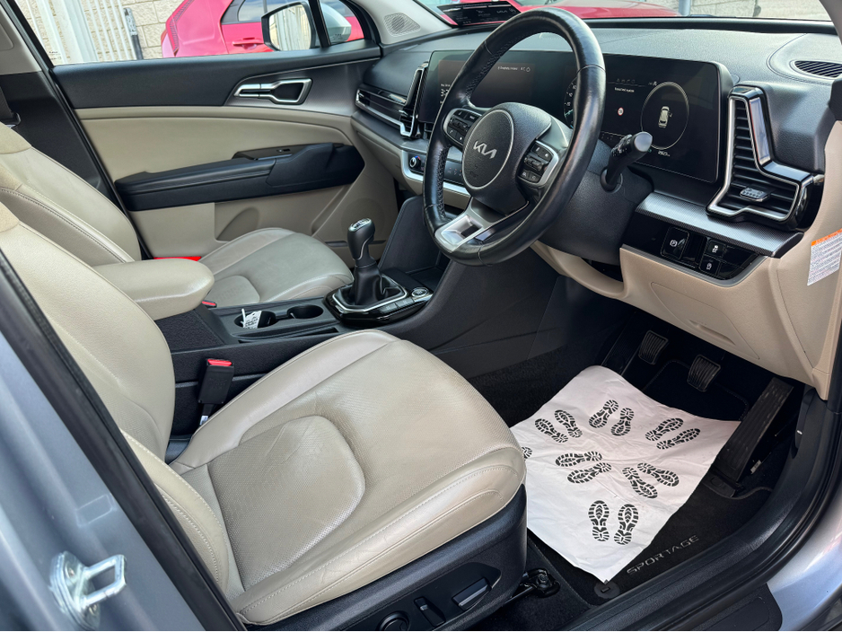 2023 Kia Sportage - image 13