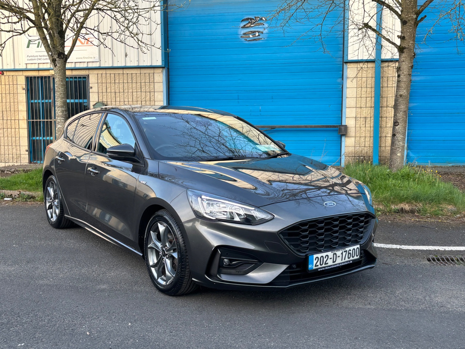 2020 Ford Focus - image 4