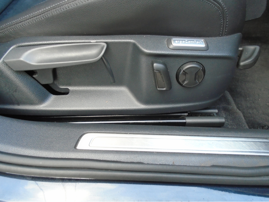 2016 Volkswagen Passat - image 14