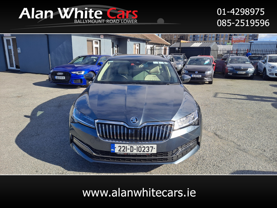 2022 Skoda Superb - image 3