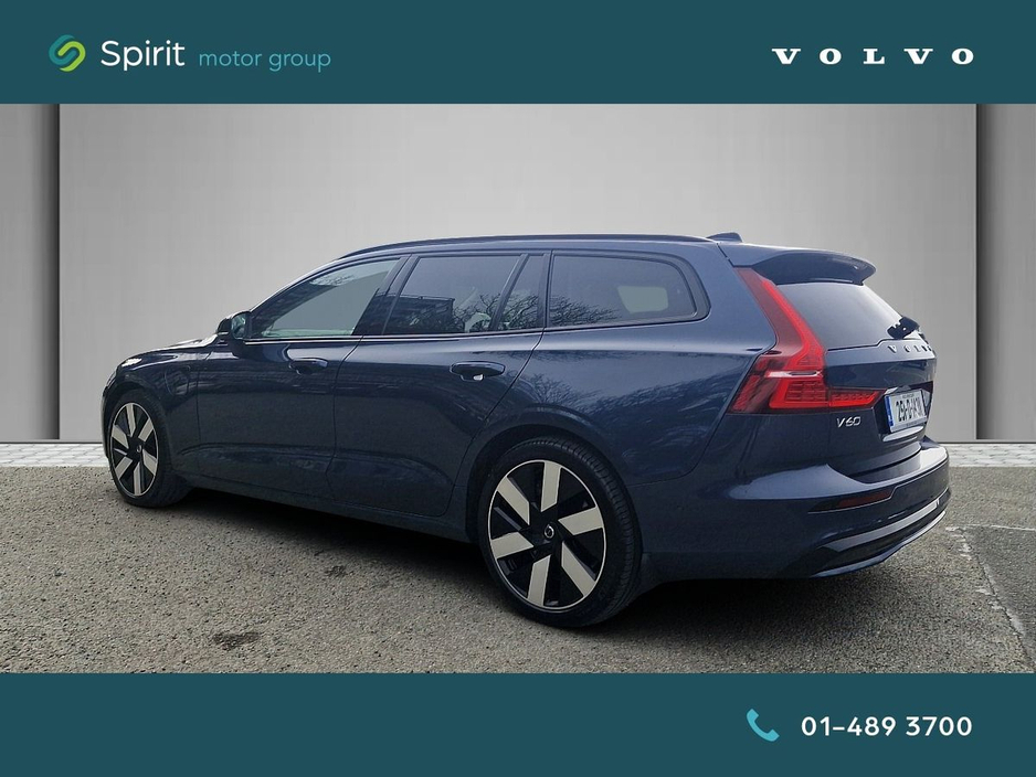 2025 Volvo V60 - image 2