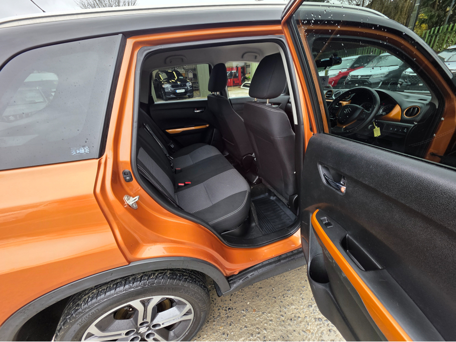 2015 Suzuki Vitara - image 11