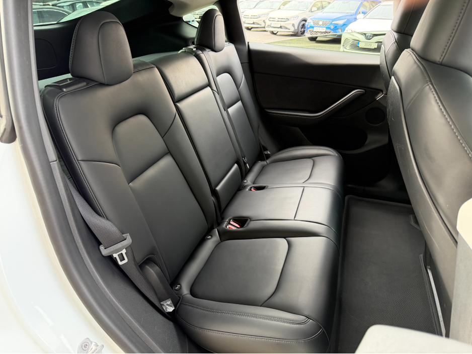 2022 Tesla Model Y - image 19