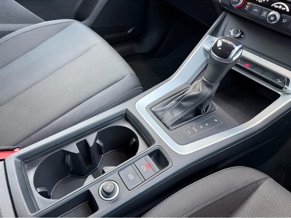 2022 Audi Q3 TECHNIK 45 TFSI E HYBRID//REVERSE CAMERA//IMMACULATE CONDITION//FINANCE PACKAGES//SIMI AND AA DEALER €34,900