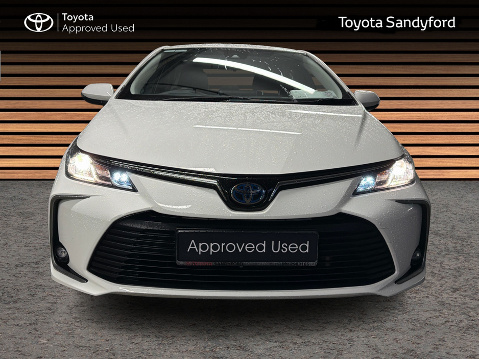 2023 Toyota Corolla HYBRID LUNA AUTO SALOON // TOYOTA SAFETY SENSE // REAR CAMERA // BLUETOOTH // AIR CON // TOYOTA WARRANTY €27,945