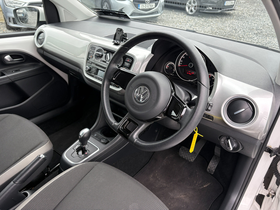 2015 Volkswagen up! - image 11