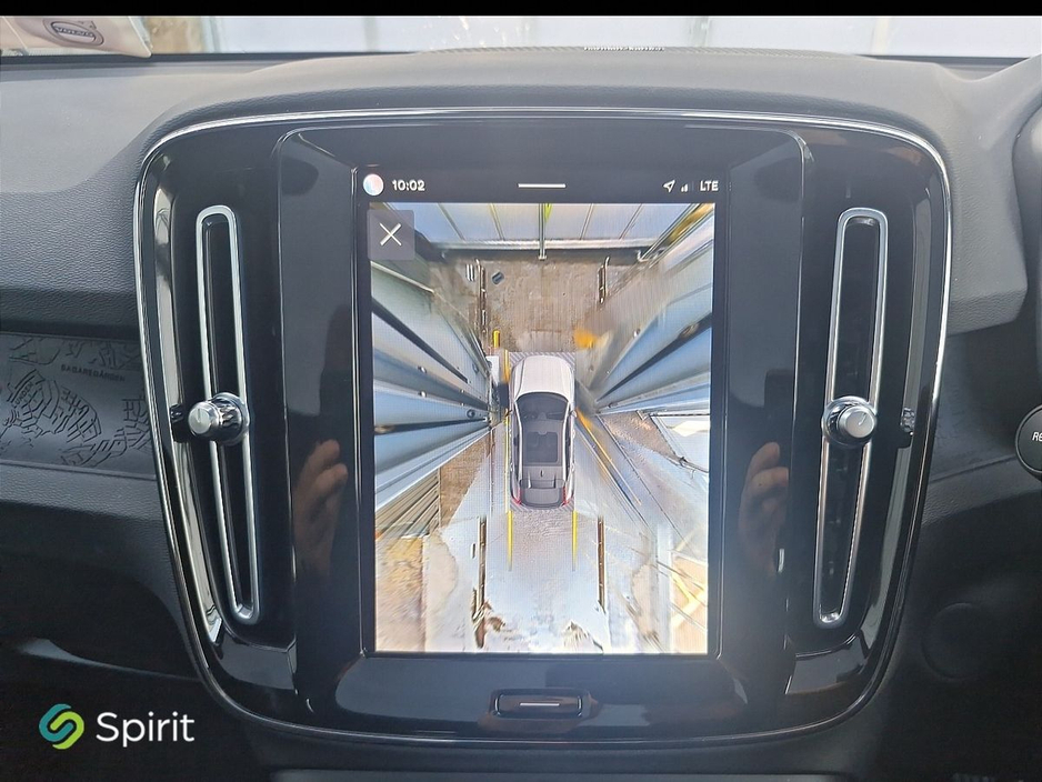 2023 Volvo C40 - image 17