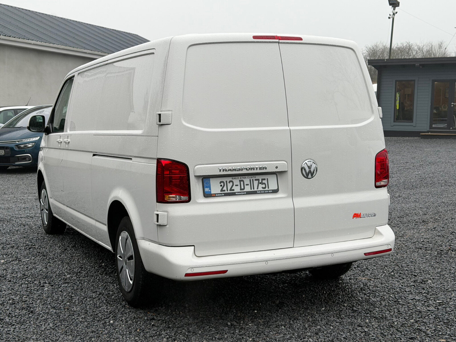 2021 Volkswagen Transporter - image 4