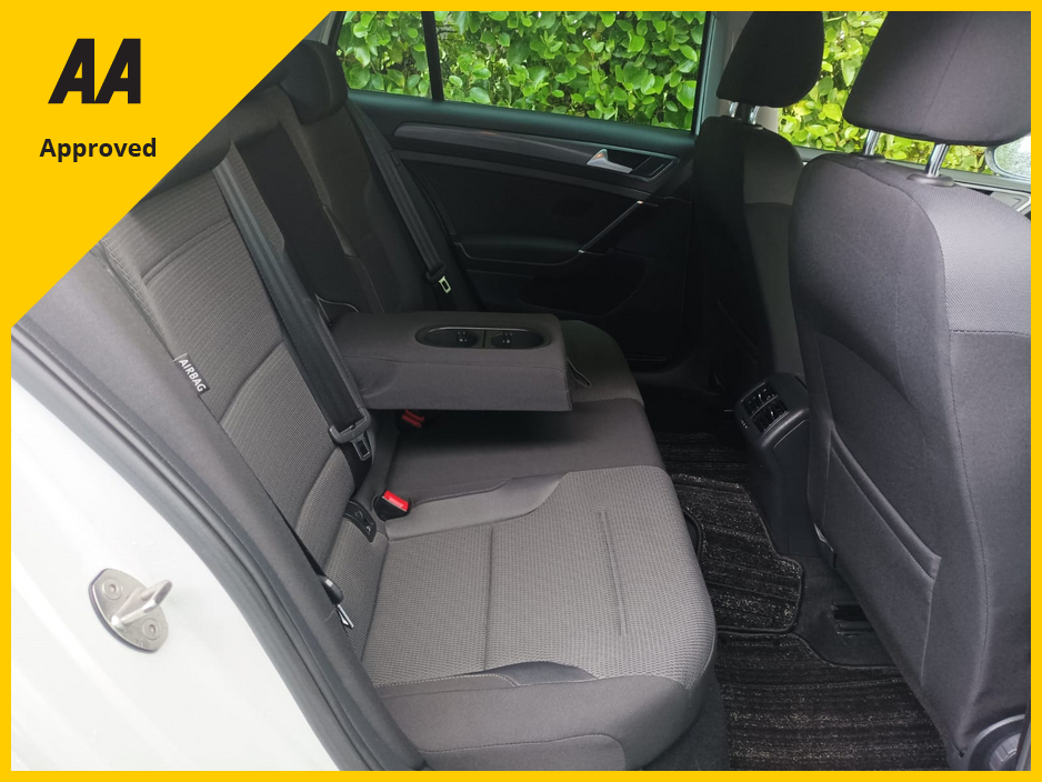 2018 Volkswagen Golf 1.2 TSI AUTOMATIC 7.5 FACELIFT ONLY 51,697kms CLIMATE CONTROL REVERSE CAMERA LED HEADLIGHTS FACTORY IMMOBILISER TOUCHSCREEN MULTIMEDIA SYSTEM CRUISE CONTROL STOP START TECHNOLOGY 2 YEARS NCT 1YR TAX €18,949