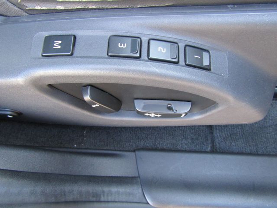 2014 Volvo XC60 - image 26